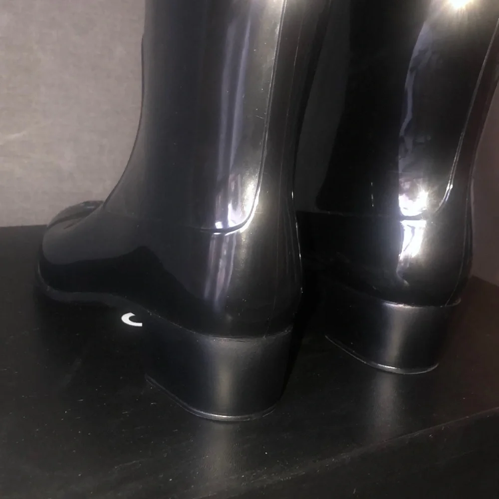 Brand New CHANEL Rain Boots Limited Edition Size 7